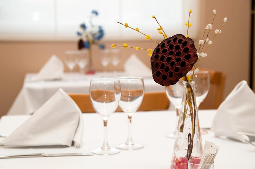 Hotel Villa De Ayerbe Ngoại thất bức ảnh