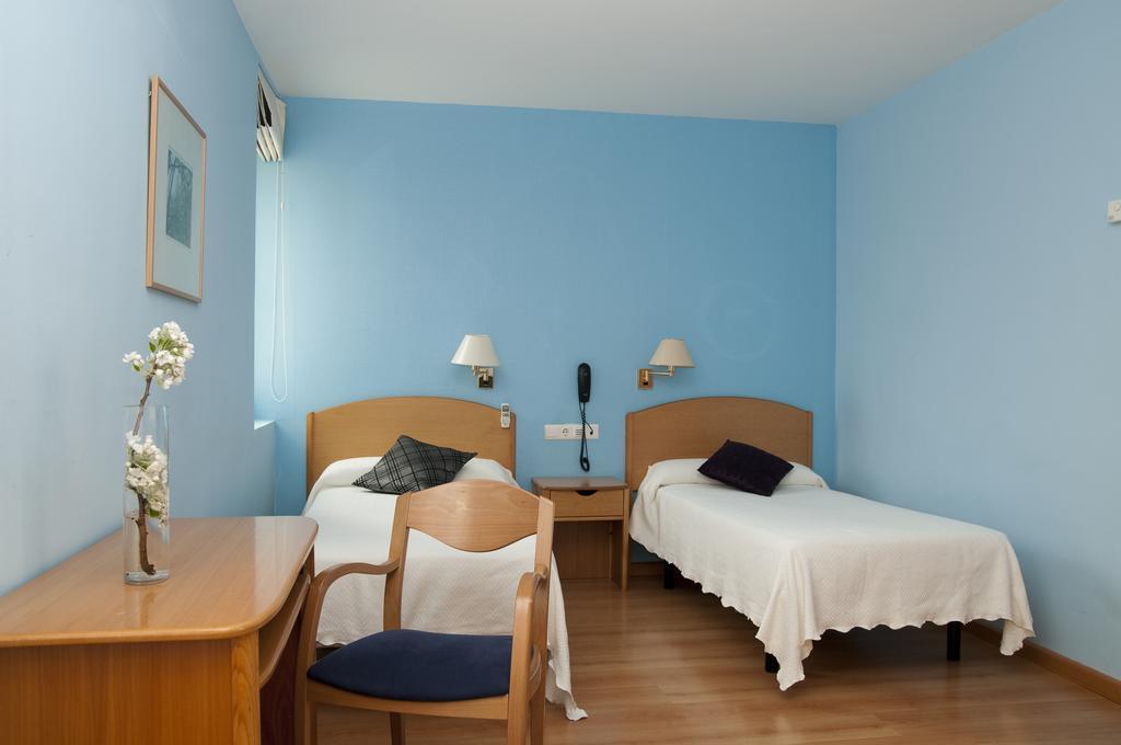 Hotel Villa De Ayerbe Ngoại thất bức ảnh