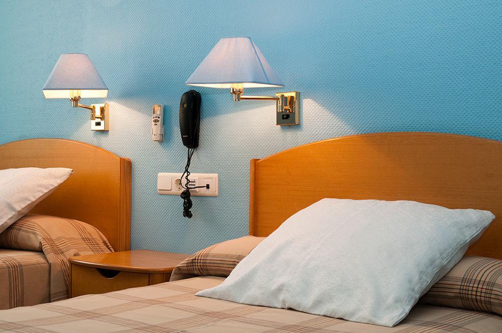 Hotel Villa De Ayerbe Ngoại thất bức ảnh
