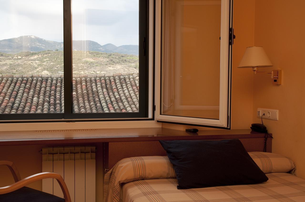 Hotel Villa De Ayerbe Ngoại thất bức ảnh
