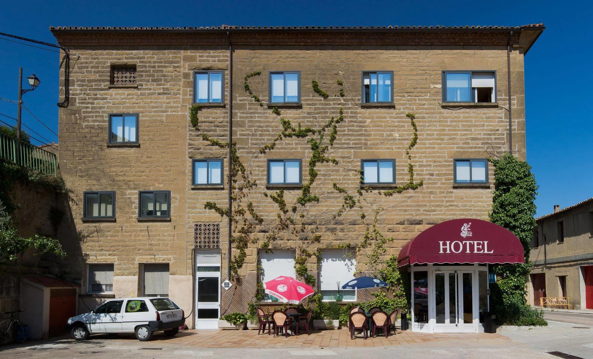 Hotel Villa De Ayerbe Ngoại thất bức ảnh